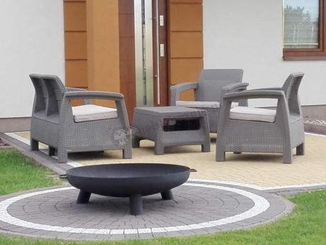 Allibert Keter Corfu Set cappuccino na eleganckim przydomowym tarasie