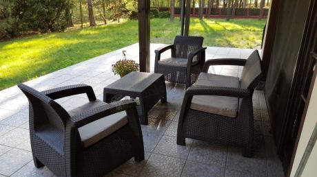 Allibert Keter Corfu Set meble ogrodowe brązowe na tarasie przydomowym