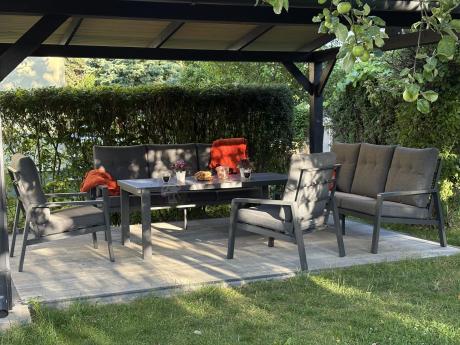 Aluminiowe meble na taras dla 8 osób z 2 sofami i stołem 180x80 - Tavaro Grande Antracite