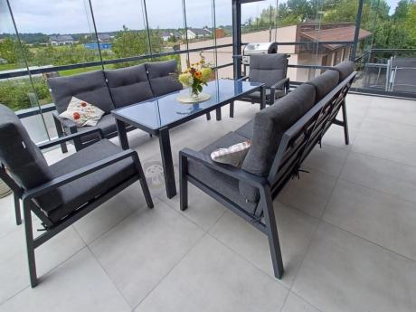 Aluminiowe meble na taras dla 8 osób z 2 sofami i stołem 180x80 - Tavaro Grande Antracite