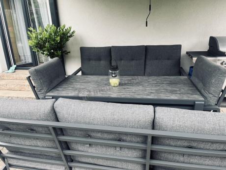 Aluminiowe meble na taras dla 8 osób z 2 sofami i stołem 180x80 - Tavaro Grande Antracite