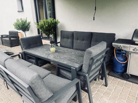 Aluminiowe meble na taras dla 8 osób z 2 sofami i stołem 180x80 - Tavaro Grande Antracite