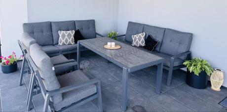 Aluminiowe meble na taras dla 8 osób z 2 sofami i stołem 180x80 - Tavaro Grande Antracite