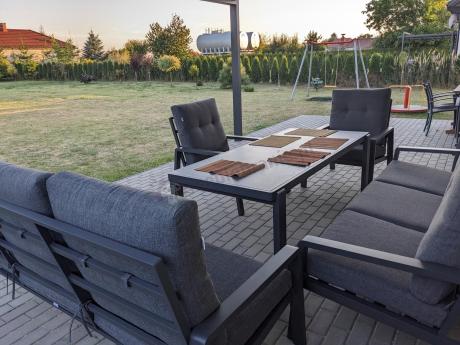 Aluminiowe meble na taras dla 8 osób z 2 sofami i stołem 180x80 - Tavaro Grande Antracite