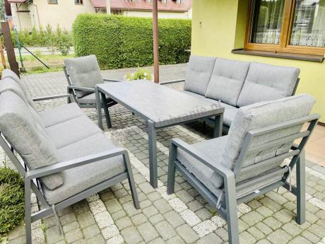 Aluminiowe meble na taras dla 8 osób z 2 sofami i stołem 180x80 - Tavaro Grande Antracite