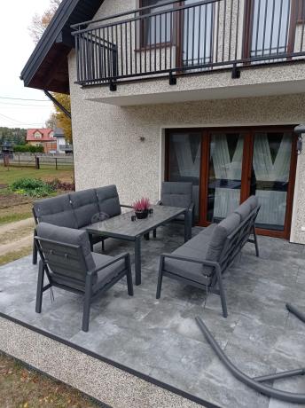 Aluminiowe meble na taras dla 8 osób z 2 sofami i stołem 180x80 - Tavaro Grande Antracite