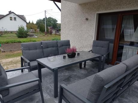 Aluminiowe meble na taras dla 8 osób z 2 sofami i stołem 180x80 - Tavaro Grande Antracite