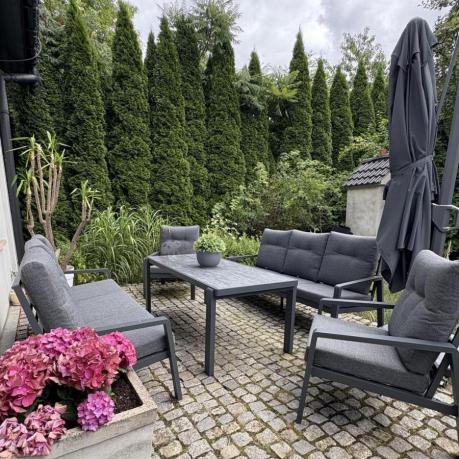 Aluminiowe meble na taras dla 8 osób z 2 sofami i stołem 180x80 - Tavaro Grande Antracite