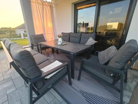 Aluminiowe meble na taras dla 8 osób z 2 sofami i stołem 180x80 - Tavaro Grande Antracite