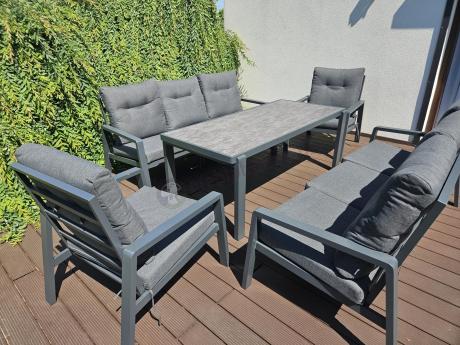 Aluminiowe meble na taras dla 8 osób z 2 sofami i stołem 180x80 - Tavaro Grande Antracite