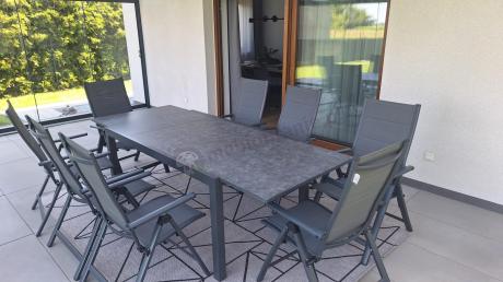Aluminiowe meble na taras z rozkładanym stołem 240cm + 10 regulowanych krzeseł Daven Antracite Beton