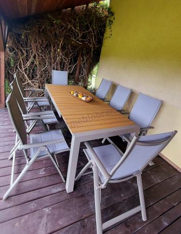 Aluminiowe meble obiadowe na taras - stół 210cm i 8 składanych krzeseł Tanami Daven Taupe
