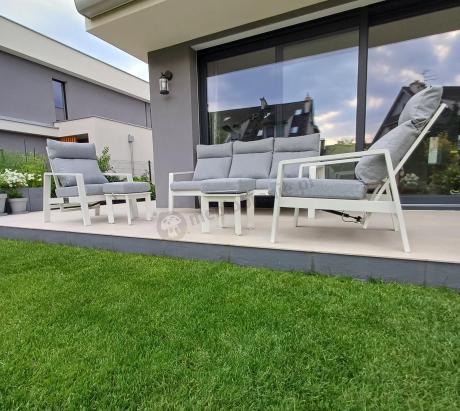 Aluminiowy komplet białych mebli na taras z regulowanymi fotelami, sofą i stołem obiadowym - Renalo Dining Relax Whit
