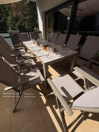 Aluminiowy komplet mebli tarasowych stół rozkładany do 210cm i 12 składanych krzeseł Tanami Daven Taupe