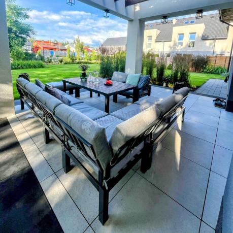 Aluminiowy narożnik na taras 283x222 cm z dwoma fotelami i pufami - Calamba Corner XL