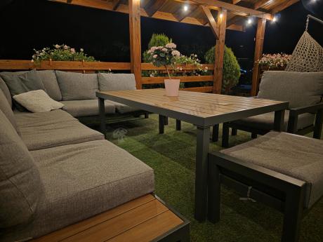 Aluminiowy narożnik ogrodowy z fotelem i stołem 160cm Calamba Corner XL - Grey