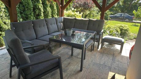Aluminiowy narożnik ogrodowy z fotelem, pufami i stołem 150x90cm Tavaro Corner Antracite