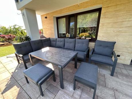 Aluminiowy narożnik ogrodowy z fotelem, pufami i stołem 150x90cm Tavaro Corner Antracite