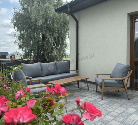 Aluminiowy zestaw mebli ogrodowych, kolor drewniany, szare poduszki dla 5 osób z sofą 200cm - Else Set - Grey