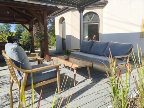 Aluminiowy zestaw mebli ogrodowych, kolor drewniany, szare poduszki dla 5 osób z sofą 200cm - Else Set - Grey