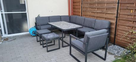 Aluminiowy zestaw ogrodowy z modułowym narożnikiem Kari grafitowy