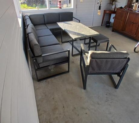 Aluminiowy zestaw ogrodowy z modułowym narożnikiem Kari grafitowy