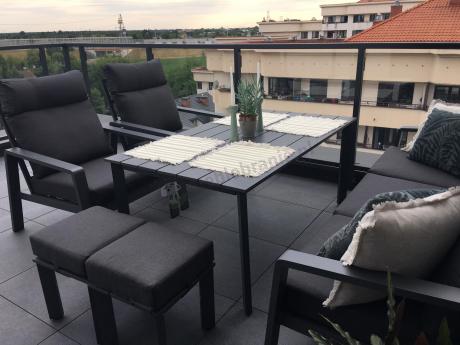 Aluminiowy zestaw ogrodowy z wysokim stołem, sofą 202cm, fotelami i pufami Renalo Family Grafitowy