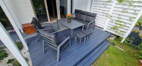 Aluminiowy zestaw ogrodowy z wysokim stołem, sofą 202cm, fotelami i pufami Renalo Family Grafitowy