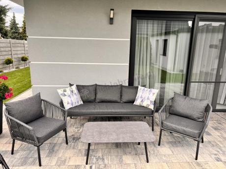 Antracytowe nowoczesne meble ogrodowe metalowe rope style z sofą 202cm, fotelami i stolikiem kawowym Kostto Cafe