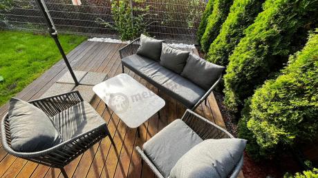 Antracytowe nowoczesne meble ogrodowe metalowe rope style z sofą, fotelami i stolikiem kawowym Kostto Cafe