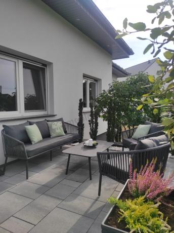 Antracytowe nowoczesne meble ogrodowe metalowe rope style z sofą, fotelami i stolikiem kawowym Kostto Cafe