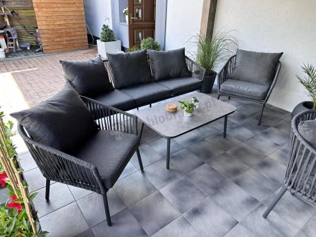Antracytowe nowoczesne meble ogrodowe metalowe rope style z sofą, fotelami i stolikiem kawowym Kostto Cafe