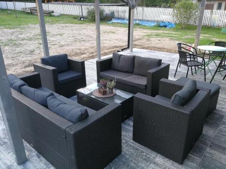 Antracytowy zestaw ogrodowy z technorattanu dla 8 osób