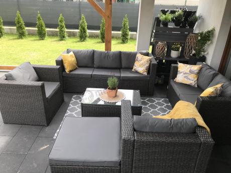 Antracytowy zestaw ogrodowy z technorattanu dla 8 osób