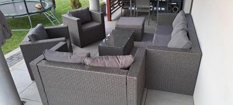 Antracytowy zestaw ogrodowy z technorattanu dla 8 osób