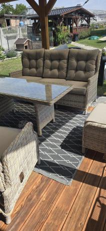 Beżowe meble na taras z wysokim stołem i regulowanymi fotelami - Laritto Dining - Beige