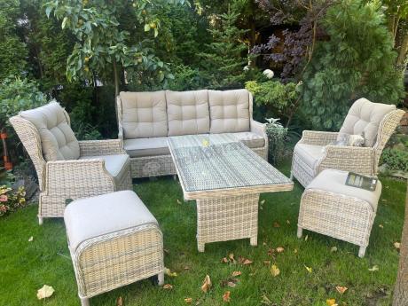 Beżowe meble na taras z wysokim stołem i regulowanymi fotelami - Laritto Dining - Beige