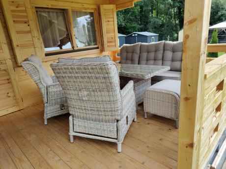 Beżowe meble na taras z wysokim stołem i regulowanymi fotelami - Laritto Dining - Beige