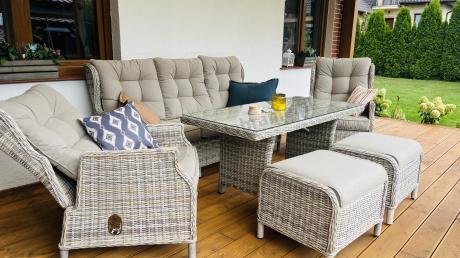 Beżowe meble na taras z wysokim stołem i regulowanymi fotelami - Laritto Dining - Beige