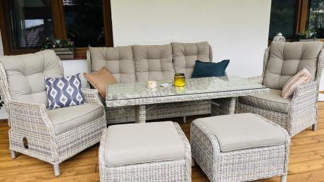 Beżowe meble na taras z wysokim stołem i regulowanymi fotelami - Laritto Dining - Beige