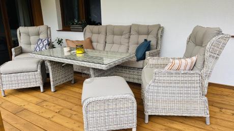 Beżowe meble na taras z wysokim stołem i regulowanymi fotelami - Laritto Dining - Beige