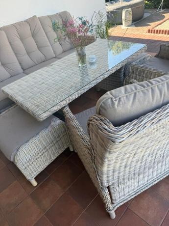 Beżowe meble na taras z wysokim stołem i regulowanymi fotelami - Laritto Dining - Beige