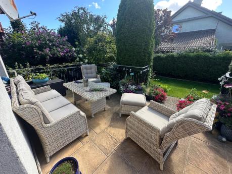 Beżowe meble na taras z wysokim stołem i regulowanymi fotelami - Laritto Dining - Beige