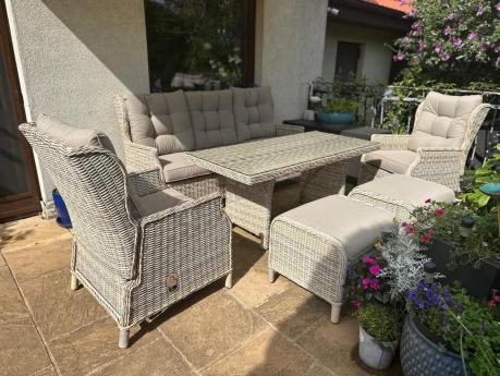 Beżowe meble na taras z wysokim stołem i regulowanymi fotelami - Laritto Dining - Beige