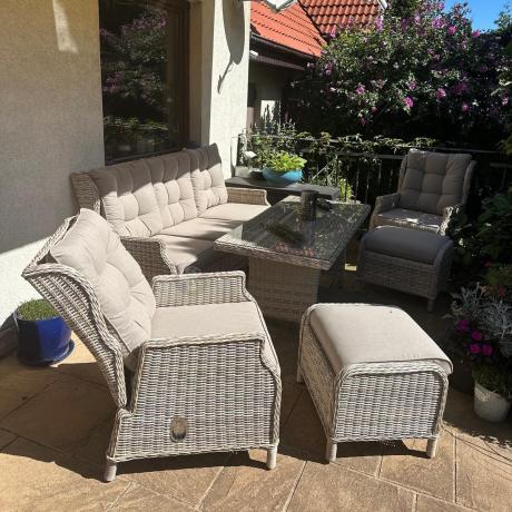 Beżowe meble na taras z wysokim stołem i regulowanymi fotelami - Laritto Dining - Beige