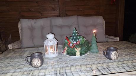 Beżowe meble na taras z wysokim stołem i regulowanymi fotelami - Laritto Dining - Beige