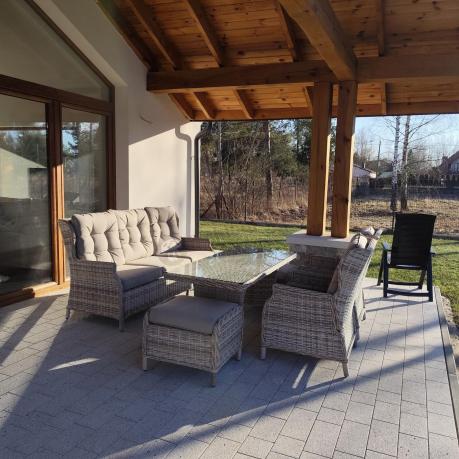 Beżowe meble na taras z wysokim stołem i regulowanymi fotelami - Laritto Dining - Beige