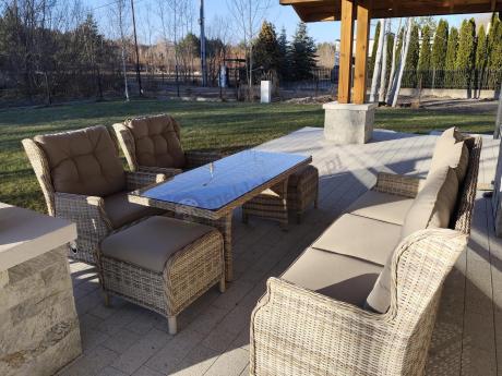 Beżowe meble na taras z wysokim stołem i regulowanymi fotelami - Laritto Dining - Beige