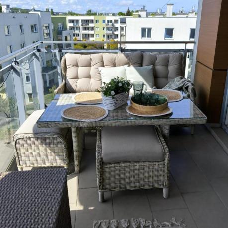 Beżowe meble na taras z wysokim stołem i regulowanymi fotelami - Laritto Dining - Beige