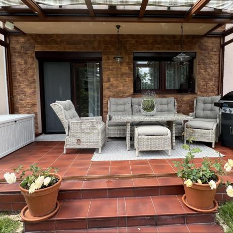 Beżowe meble na taras z wysokim stołem i regulowanymi fotelami - Laritto Dining - Beige